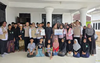 YBM dan Srikandi PLN UP3 Metro Salurkan Bantuan untuk Santri Ponpes Al-Imam Kibang di Iduladha 2026