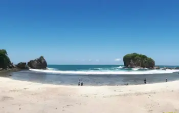 11 Tempat Wisata dan Pantai Sejalur dengan Pantai Jungwok Gunungkidul, Cocok Dikunjungi Sekaligus