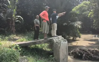 Dengar Aspirasi Warga, Anggota DPRD Lampung Selatan Ahmad Al-Akhran Respons Putusnya Jembatan Pertanian