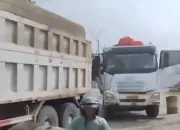 Dua Truk Tambang Adu Banteng di Bojonegara, Insiden di Kampung Nyamuk Bikin Heboh