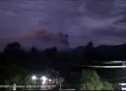 Gunung Dukono Kembali Erupsi, Kolom Abu Vulkanik Membumbung 900 Meter ke Arah Timur 11 Gunung Dukono Kembali Erupsi, Abu Vulkanik Membumbung 900 Meter ke Arah Timur