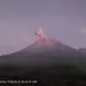 Gunung Semeru Kembali Erupsi, Kolom Abu Capai 900 Meter Warga Diimbau Tingkatkan Kewaspadaan