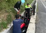 Kecelakaan Tunggal di JLS Salatiga Tewaskan Pengendara Honda Scoopy, Polisi Ingatkan Pentingnya Konsentrasi Saat Berkendara 10 Pengendara Muda Meregang Nyawa dalam Kecelakaan Tunggal di JLS Salatiga, Waspada Saat Berkendara