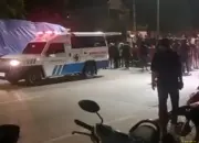 Petugas dan Ambulans Siaga di Lokasi Kecelakaan Depan Gudang Bulog Mangkang Semarang
