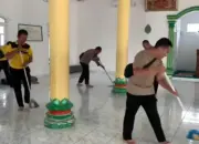 Sambut HUT Bhayangkara dan Tahun Baru Islam Polsek Tanjung Bintang Gelar Bakti Sosial Bersih Masjid