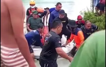 Pelajar Tenggelam di Danau Biru Sintang Ditemukan Meninggal Dunia Setelah 2 Hari Pencarian 3 Setelah 2 Hari Pencarian, Pelajar yang Tenggelam di Danau Biru Sintang Ditemukan Meninggal