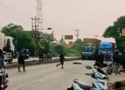 Tragis! Pemotor Tewas dalam Kecelakaan di Jalur Pantura Batang Usai Terjatuh dan Terlindas Truk