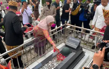 Ziarah ke TMP, Eva Dwiana Ajak Generasi Muda Teruskan Semangat Pahlawan Bangun Bandar Lampung 8 Ziarah ke TMP Eva Dwiana Serukan Generasi Muda Teruskan Semangat Perjuangan