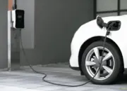 Apakah Mobil PHEV Harus Dicas Simak Penjelasan Lengkapnya