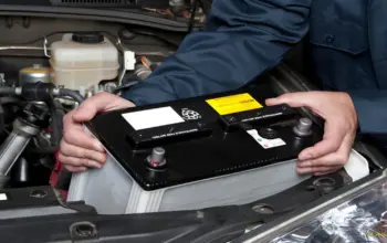 Jangan Salah Paham Ini Bedanya Aki Mobil Hybrid dengan Aki Konvensional