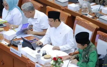 Mensos Gus Ipul Pastikan Temuan BPK Jadi Prioritas Tindak Lanjut dalam Raker Komisi VIII DPR