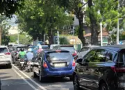 Pembongkaran JPO Tendean Pascaditabrak Truk Sebabkan Kemacetan di Jakarta Selatan 10 Pembongkaran JPO Tendean Pascaditabrak Truk Picu Kemacetan di Jakarta Selatan