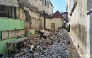 Pengontrak Viral di Surabaya Bantah Minta Rp60 Juta sebagai Syarat Pindah 3 Pengontrak Viral di Surabaya Bantah Minta Rp60 Juta sebagai Syarat Angkat Kaki