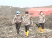 Polisi Perketat Patroli Rumah Warga Sekitar TPA Jatiwaringin yang Ditinggal Mengungsi 15 Polisi Intensif Patroli Amankan Rumah Warga Sekitar TPA Jatiwaringin yang Ditinggal Mengungsi