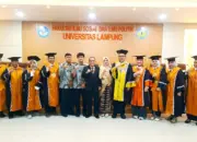 Kepala Disdukcapil Tulang Bawang Raih Gelar Doktor di Unila, Bupati Qudrotul Harap Ilmunya Bermanfaat bagi Daerah 10 Promosi Doktor Kepala Disdukcapil Tulang Bawang Bupati Qudrotul Harap Ilmunya Majukan Daerah