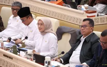 MenPAN-RB Paparkan Capaian Kinerja 2025 dalam Raker Bersama Komisi II DPR RI 3 Raker DPR RI MenPAN RB Beberkan Realisasi Kinerja Kementerian Sepanjang 2025