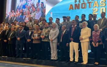 Kapolri, Jaksa Agung hingga Ketua KPK Hadiri Peluncuran Buku Anotasi KUHAP 2025 4 Tokoh Penegak Hukum Hadiri Peluncuran Buku Anotasi KUHAP Ada Kapolri dan Ketua KPK