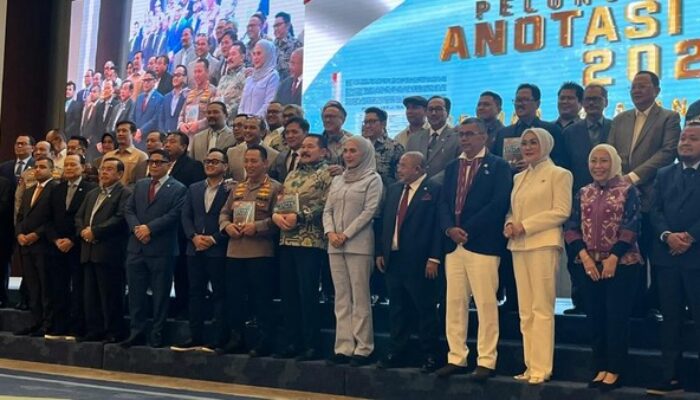 Kapolri, Jaksa Agung hingga Ketua KPK Hadiri Peluncuran Buku Anotasi KUHAP 2025