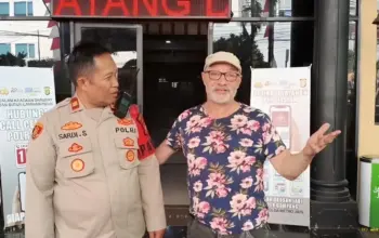 Turis Prancis Korban Jambret di Kota Tua Apresiasi Polisi yang Berhasil Tangkap Pelaku 4 Turis Prancis Korban Jambret di Kota Tua Apresiasi Polisi yang Berhasil Tangkap Pelaku