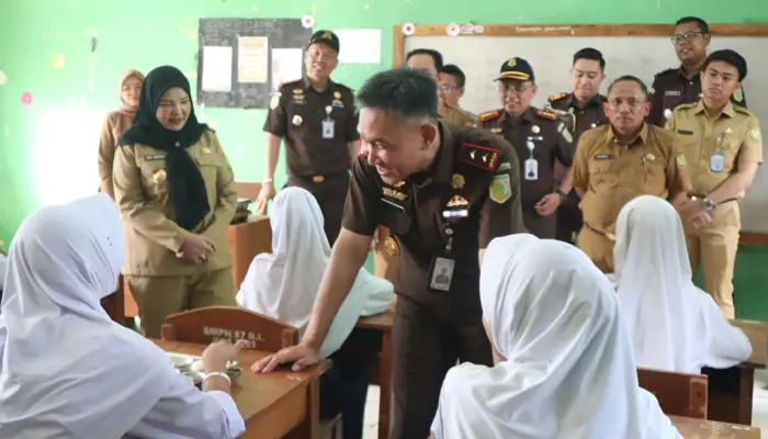 Wali Kota Bandar Lampung dan Kajati Lampung Tinjau Pelaksanaan Program Makan Bergizi Gratis