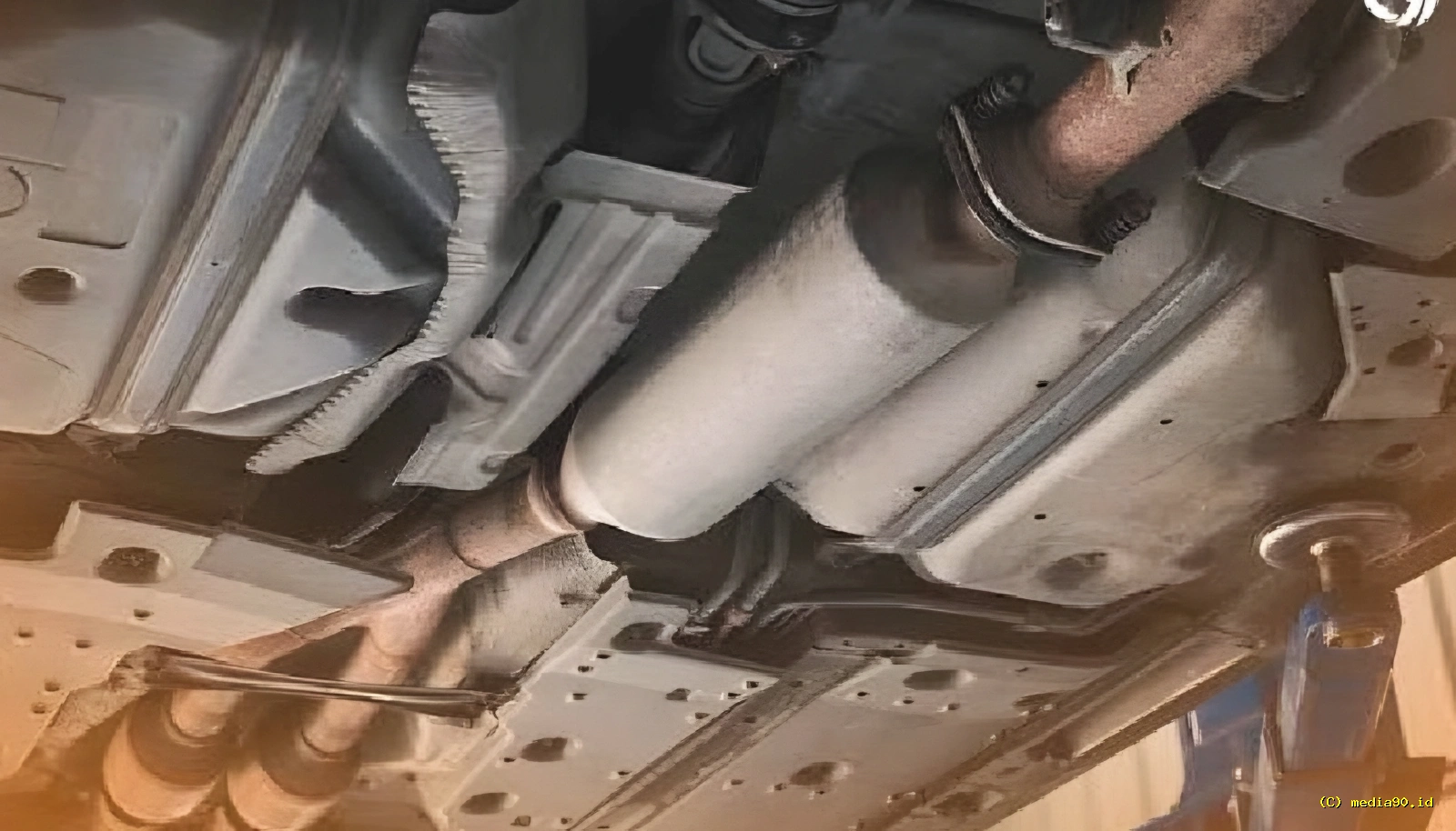 Jangan Sembarangan Melepas Resonator Knalpot Mobil Ini Fungsi Pentingnya