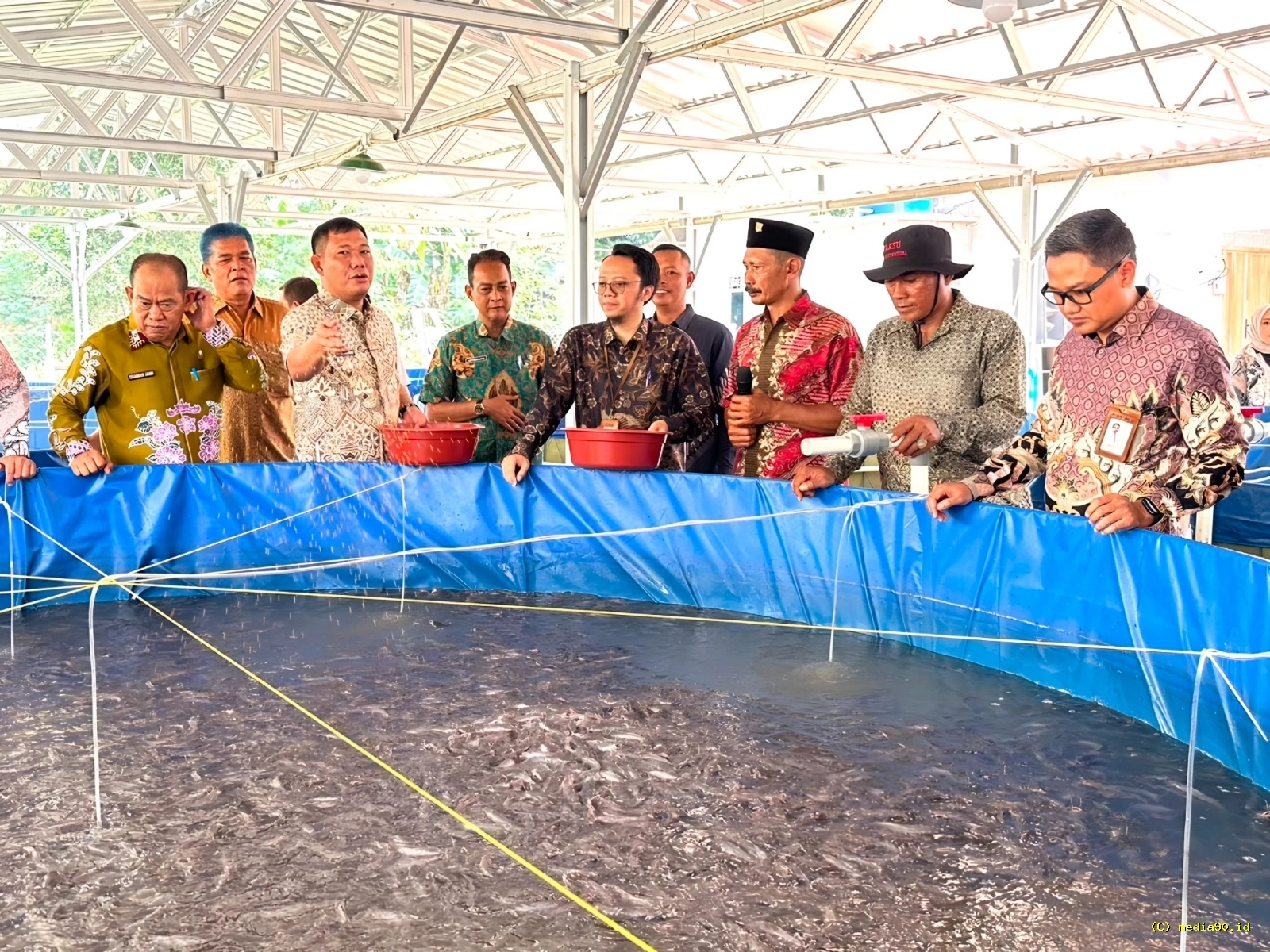 Pemkab Tubaba Beri Apresiasi kepada PLN Lampung atas Program Budidaya Lele Bioflok di Tumijajar